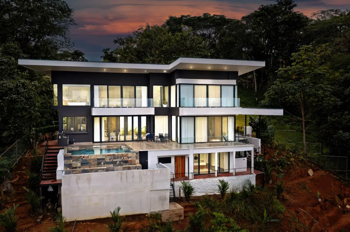 PROPIEDAD DE INVERSIÓN DE LUJO CON IMPRESIONANTES VISTAS AL MAR EN UVITA, PUNTARENAS - main