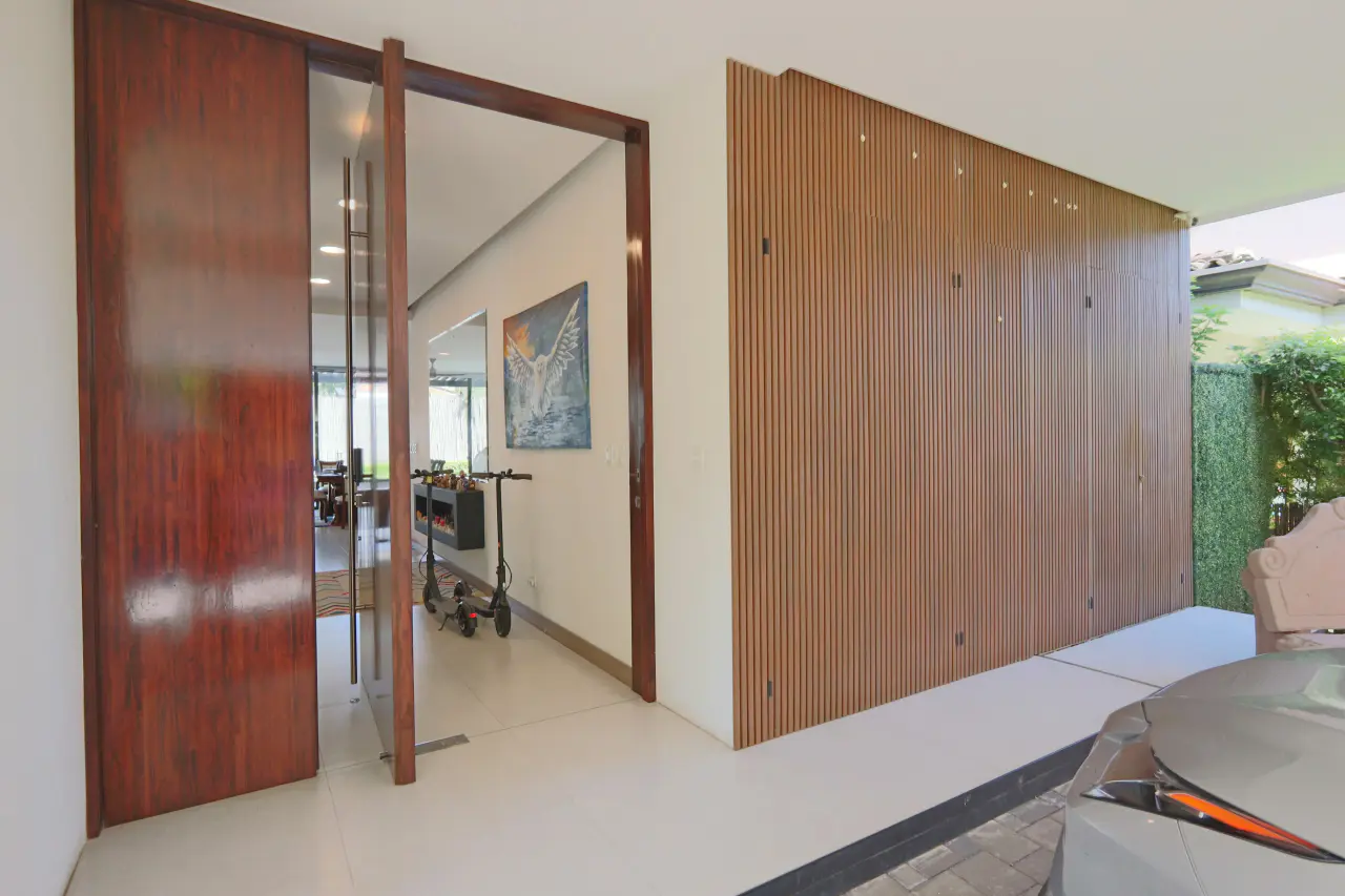 Luxurious Modern 4-Bedroom Residence in Exclusive Santa Ana Condominium - 2