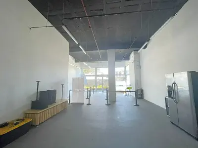 Características Descripción detallada Oficina / Local Comercial en Alquiler – Torre Paseo Colón, Ave. 1 4