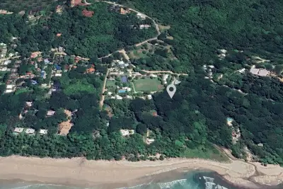Propiedad de playa exclusiva en Playa Hermosa, Costa Rica, lista para una Villa de lujo o un Hotel boutique, con acceso directo a la playa y permisos vigentes. 3