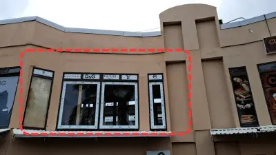 Local comercial con loft en Plaza Coral del centro de Jacó en venta o alquiler 4