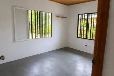 Casa en Quebrada Amarilla, con exuberante jardín y patio. 5