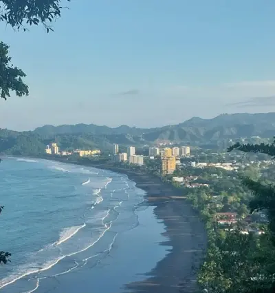 First-Line Commercial Space in Jacó, Puntarenas: High Visibility & Coastal Lifestyle 5