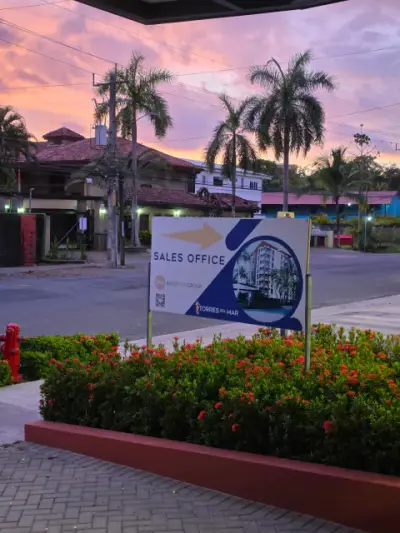 ¡Últimas unidades disponibles! Condominios Torres del Mar en Playa Jacó 2
