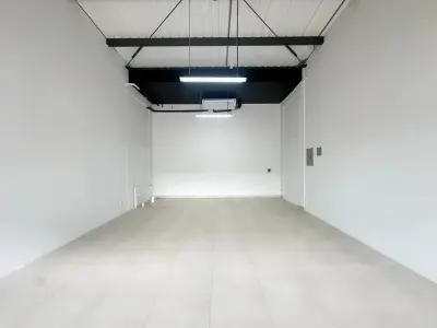 Brand New Commercial/Office Space in Prime Jacó Location 4
