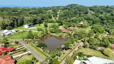 Luxury Estate home Private Lake, Lush Garden, and Prime Location Just 1 km from the Esterillos Beach 3