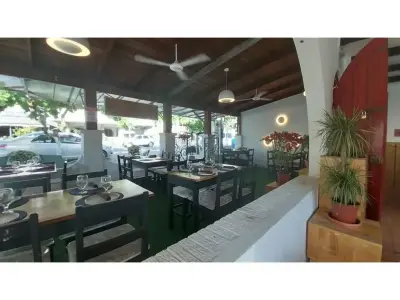 Restaurante en el corazón comercial de Jaco - Negocio en venta 5