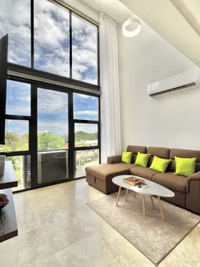 Moderno loft de 1 dormitorio en Jacó con impresionantes vistas al mar 1