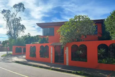 VENTA / Lote con dos casas para remodelar 1