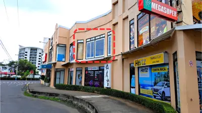 Local comercial con loft en Plaza Coral del centro de Jacó en venta o alquiler 3
