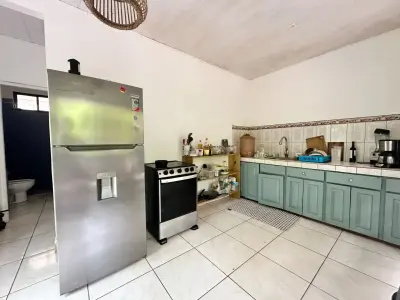 Propiedad de primera en venta en Mal País, Santa Teresa, a pasos de la playa. 5