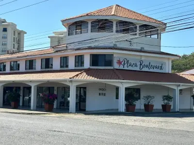 Alquile su espacio comercial de primera en el corazón de Jacó | En alquiler 1