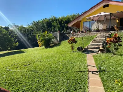 Atenas Quinta with Mountain Views: Charming 3-Bed Home on Expansive Private Land 2