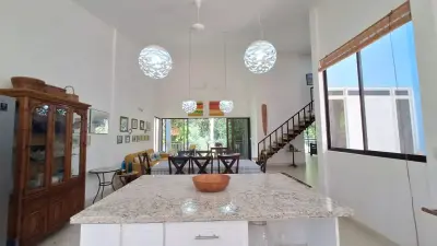 Casa de lujo lista para entrar a vivir en la comunidad cerrada de Garabito: 3 dormitorios, piscina y acceso a la playa. 5