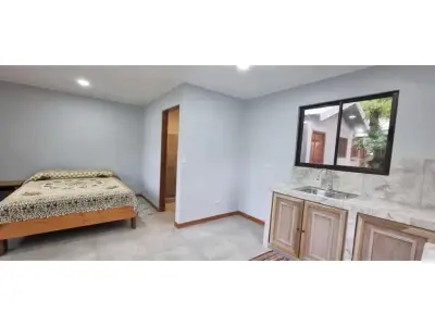 ¡4 apartamentos y 2 casas en uno! Playa Hermosa, Jacó 2