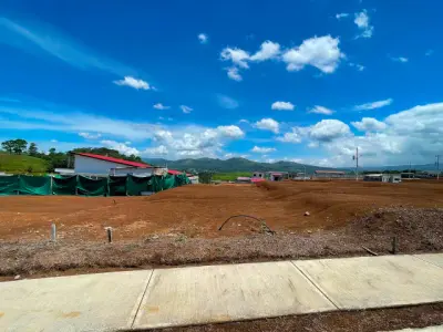 Terreno Residencial en Grecia, Alajuela: Potencial para su Hogar o Inversión 3