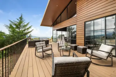 Exquisite Mountain View Hillside Retreat in Costa Rica with Panoramic Views 1