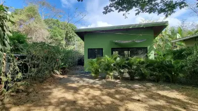 Encantadora casa con estudio de invitados, a pasos de la playa en Mal País 2
