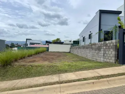 207 m² Lot in Grecia, Alajuela: Build Your Dream Home in a Prime Location