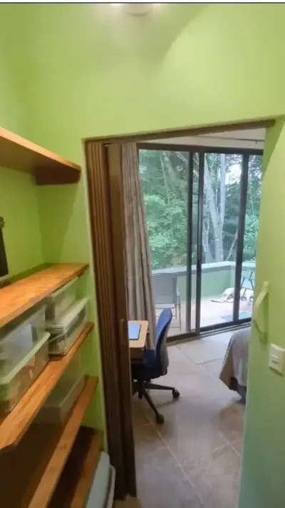 Jacó Montaña Retreat: Acogedor apartamento de 1 dormitorio con vistas al mar, piscina privada y exuberantes jardines en alquiler 5