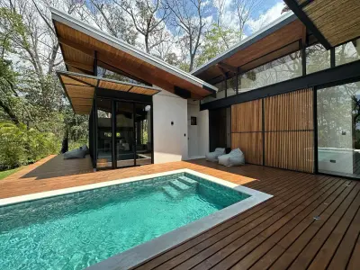 Villa de lujo en venta en Santa Teresa: un refugio tropical exclusivo 1