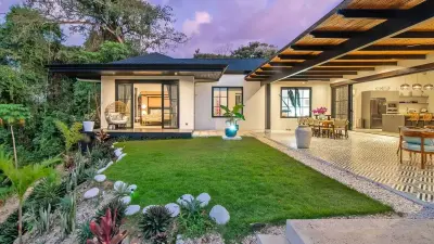 Modern Luxury Villa with Infinity Pool & Panoramic Jungle Views in Pérez Zeledón 3