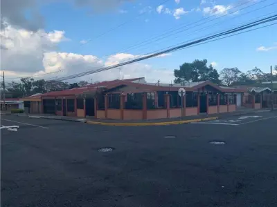 Se Alquila Casa De Una Planta Totalmente Amueblada En La Favorita, Rohrmoser 3
