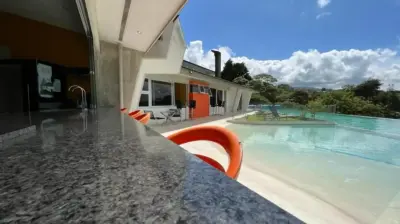 Finca de lujo en la montaña con arroyo privado, piscina y vistas panorámicas en Coronado, Costa Rica. 4