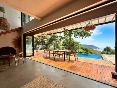 Moderna Villa de lujo con vista al mar y diseño inspirado en Bali, Santa Teresa, $1.95 millones 4