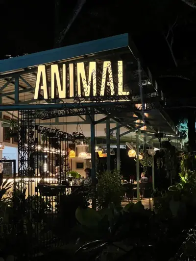 Restaurante y bar próspero con temática animal en Hermosa Playa | Proyecto comercial llave en mano 1