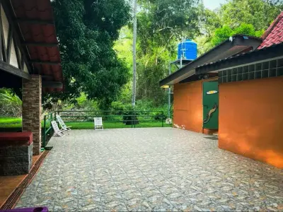 Playa Azul: 7,658 M² Lot + 3 Houses & Pool Included! 3