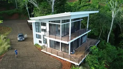 Casa moderna de lujo en las colinas sobre Tárcoles: vistas panorámicas al océano y a la montaña 4