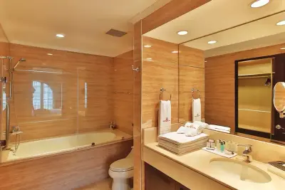 Modern 1-Bedroom Apartment for Rent in Upscale Laureles Este, Escazú 4