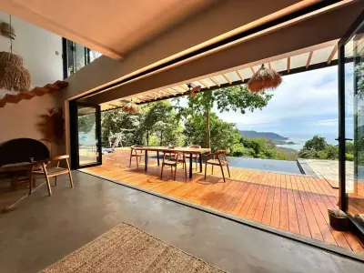 Moderna Villa de lujo con vista al mar y diseño inspirado en Bali, Santa Teresa, $1.95 millones 2