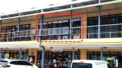 Local comercial con loft en Plaza Coral del centro de Jacó en venta o alquiler 5