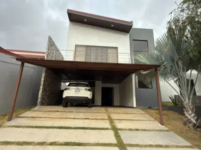 Sleek Modern 4-Bedroom House in Grecia, Alajuela with Ocean Views & Jacuzzi 4
