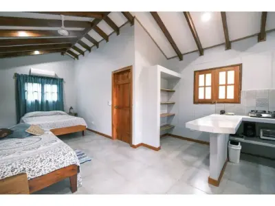 ¡4 apartamentos y 2 casas en uno! Playa Hermosa, Jacó 1