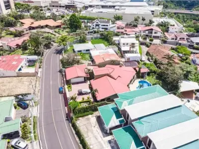 Se Vende Casa Laureles Escazu Eclectica Y Moderna 1