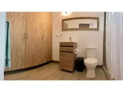 Hermosa casa con 3 apartamentos en Jaco 4