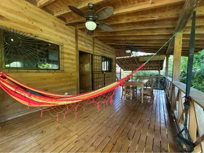 Encantadora casa con estudio de invitados, a pasos de la playa en Mal País 1