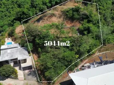 Propiedad con vista al mar en venta en una de las comunidades cerradas más exclusivas de Playa Hermosa, Jacó. 3