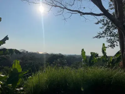Terrain de 6 300 m² avec vues magnifiques sur la vallée, l'océan et le coucher du soleil près de Playa Hermosa 2