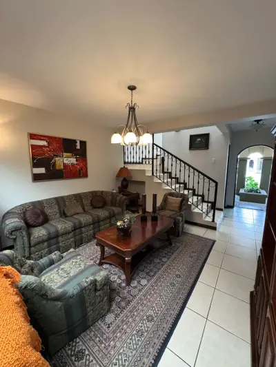 Se vende / Amplia y cómoda casa en una urbanización cerrada. 3