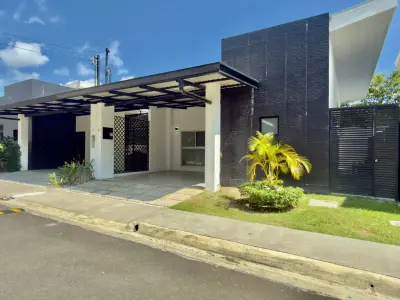 Experimente la vida moderna en Jacó: Elegante casa de 2 recámaras en la comunidad privada de Hacienda Verde. 4