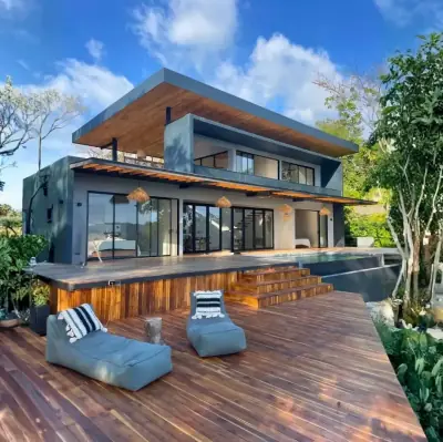 Moderna Villa de lujo con vista al mar y diseño inspirado en Bali, Santa Teresa, $1.95 millones 1