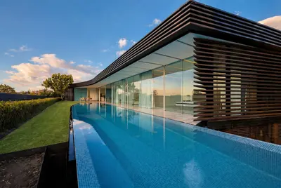 VENTA Y ALQUILER / Villa de lujo moderna en Costa Rica: Oasis de 5 habitaciones y 5 baños con piscina infinita y vistas panorámicas, Santa Ana, San José 🇨🇷 1
