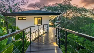Modern Luxury Villa with Infinity Pool & Panoramic Jungle Views in Pérez Zeledón 5