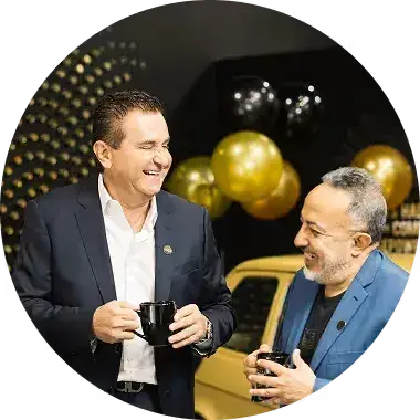 L'équipe de Realty ONE Group célébrant sa COOLTURE