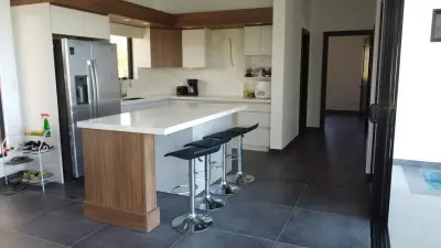 Maison neuve de 3 chambres avec vues spectaculaires à Santiago – À deux pas de Santa Teresa et Playa Hermosa 5
