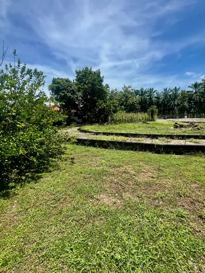 Terrain de 5 027 m² à Los Ángeles de Parrita | 131 mètres de façade et grand potentiel 2